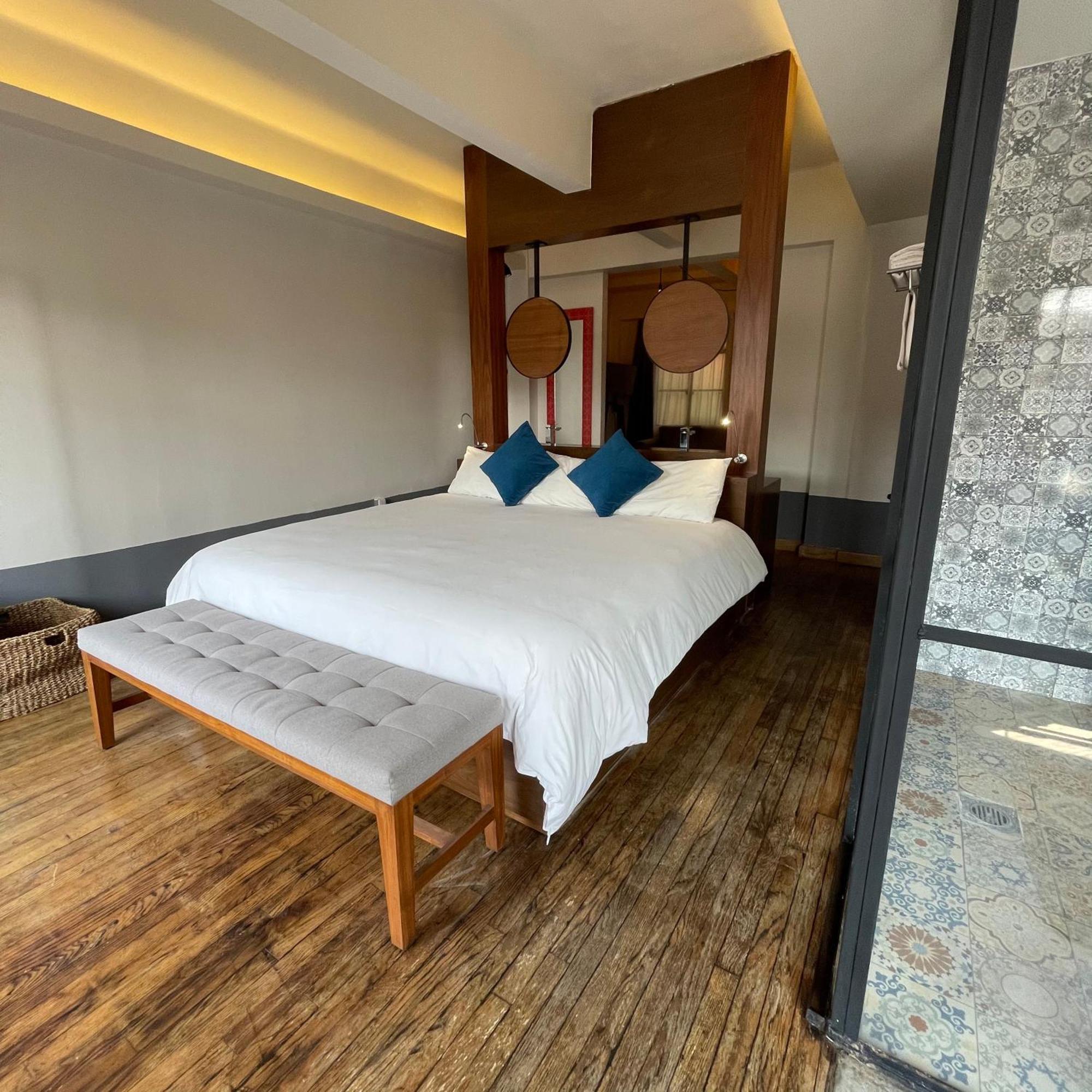 Superior Suite,1546574329:JPEG